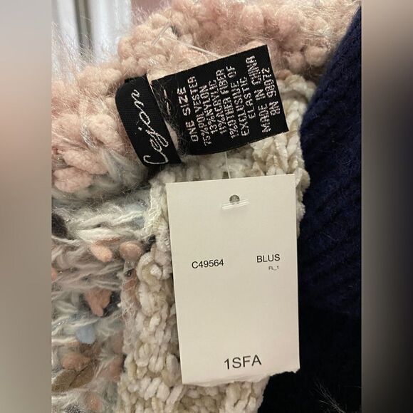 CEJON Knitted Cable Chunky Fuzzy Infinity Loop Scarf In Pastel - Picture 5 of 12